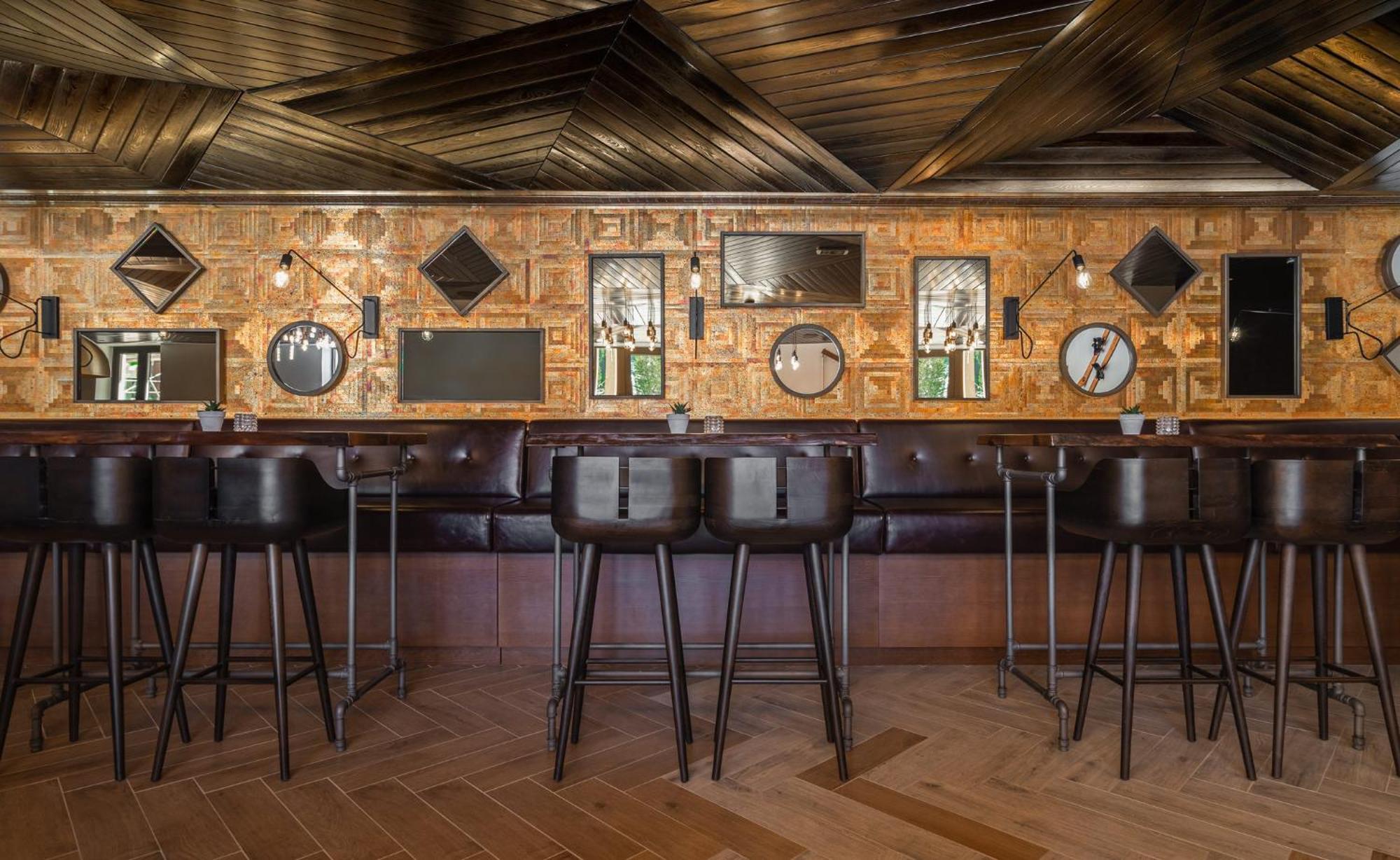 Viceroy Kopaonik Serbia 외부 사진 The bar at the 1905
